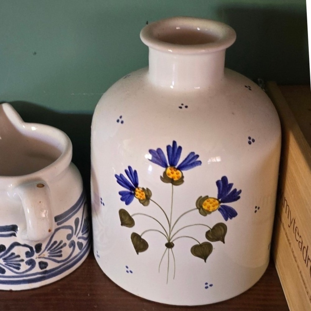 VTG Williams Sonoma Italy ceramic vase blue small jug white blue yellow green